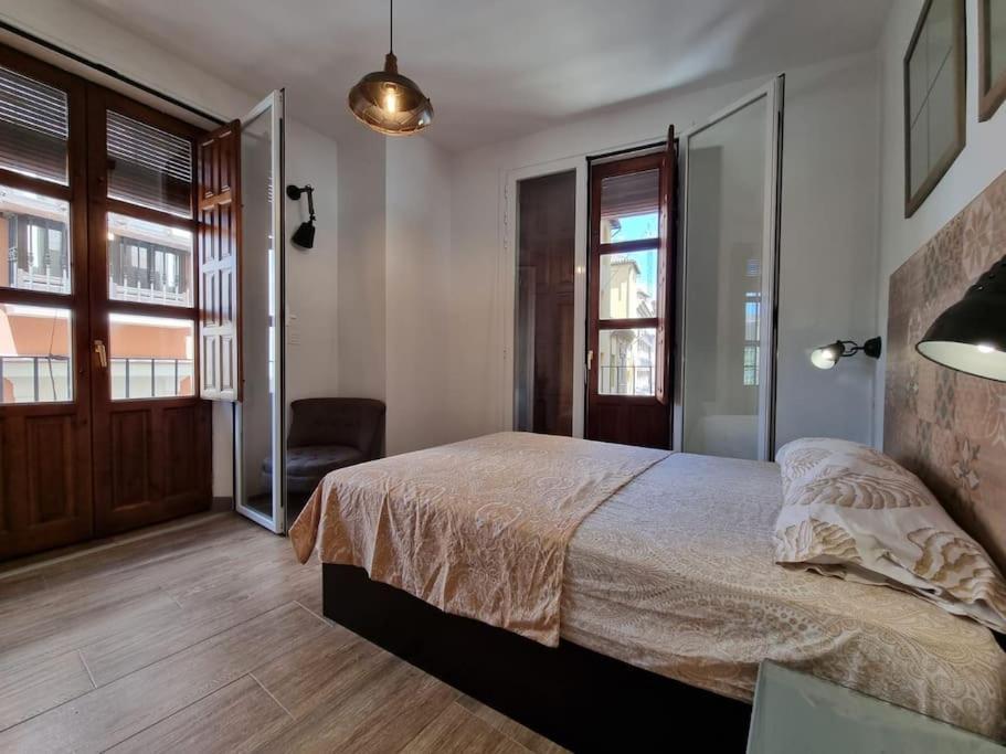 Exclusividad A Pie De La Torre De La Catedral Apartment Гранада Екстериор снимка